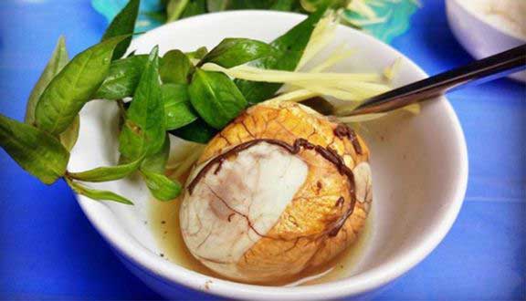 Hồ Thị Kỷ: Phố Ăn Vặt Sầm Uất Của Sài Gòn 5 4. Hột Vịt Lộn, Cút Lộn Rang Me